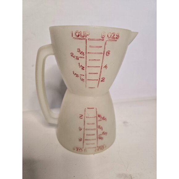 Vintage Tupperware Double Sided 8oz Measuring Cup - Picture 2 of 3
